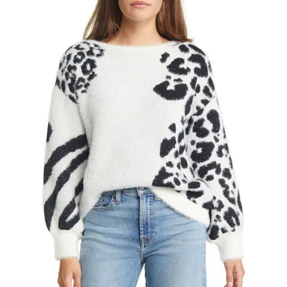 Vince Camuto Animal Print Jacquard Fuzzy Sweater
Medium NWT - Picture 1 of 8